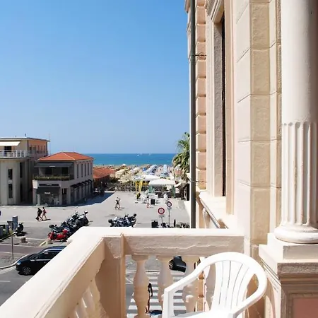 Tina Hotel 3*